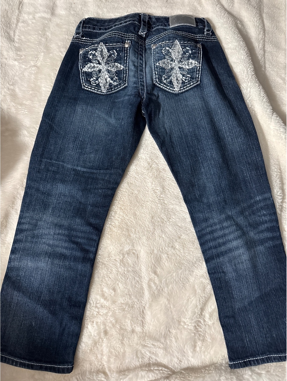 Maurices Premium Women's Dark Wash Denim Jeans with Embroidered Pockets Size 1/2